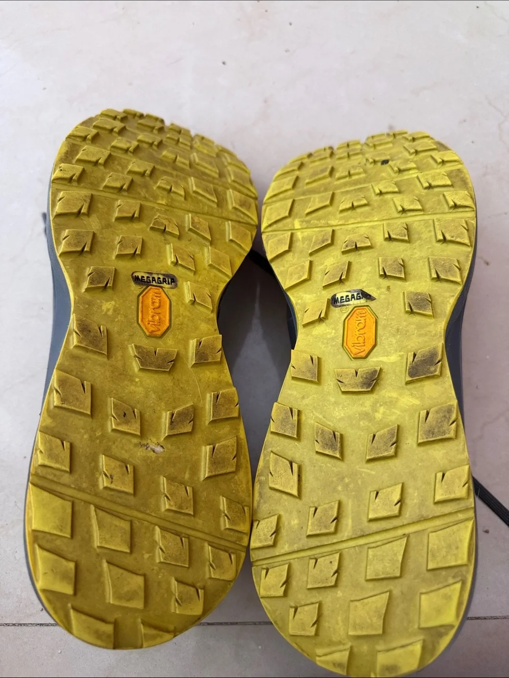 Arcteryx waterproof size 11